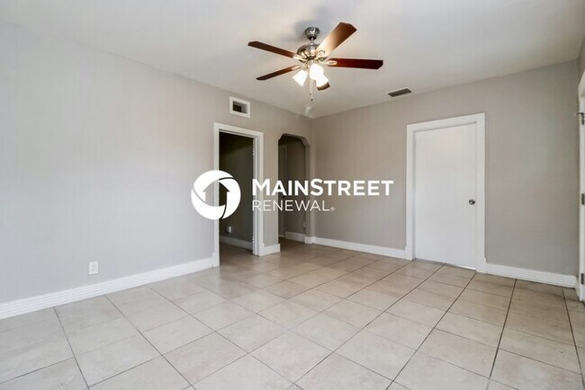 Photo - 4 Bedroom Pet-Friendly Home in Tampa, FL with Main Street Renewal