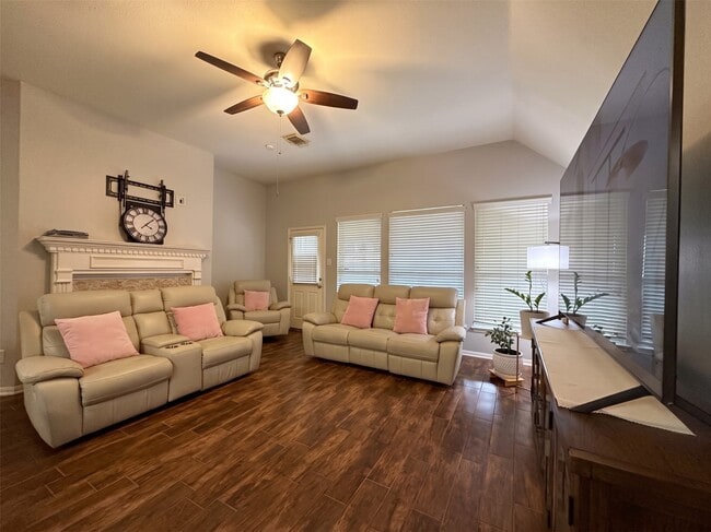 3314 Stonehurst Ct