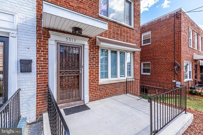 Photo - 5513 Chillum Pl NE