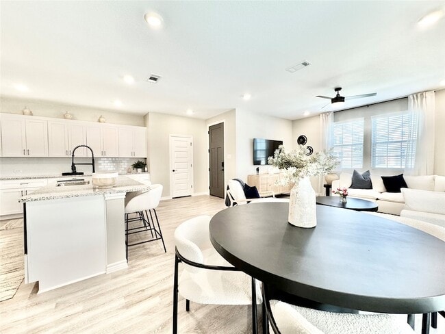 Photo - 8725 Scotty's Lk Ln