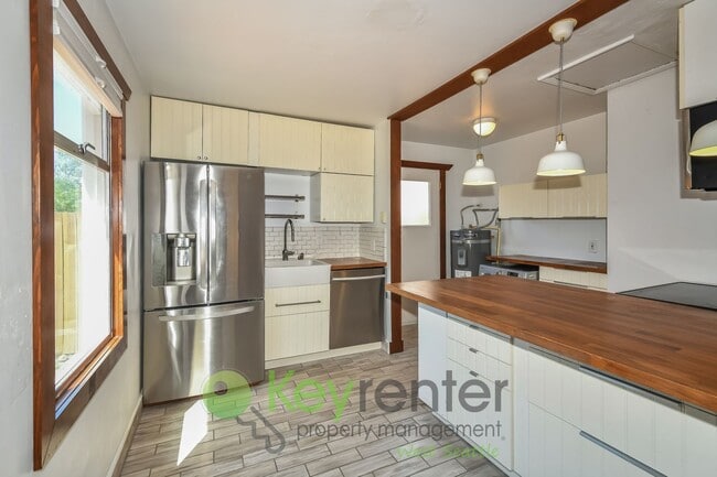 Photo - Clean Design and Easy Living in Seattle