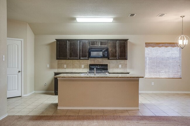 Photo - Amazing 4 Bed, 2 Bath in the Highly Desired Villages-Eagle Mountain- 76179- Eagle Mountain/Sagina...