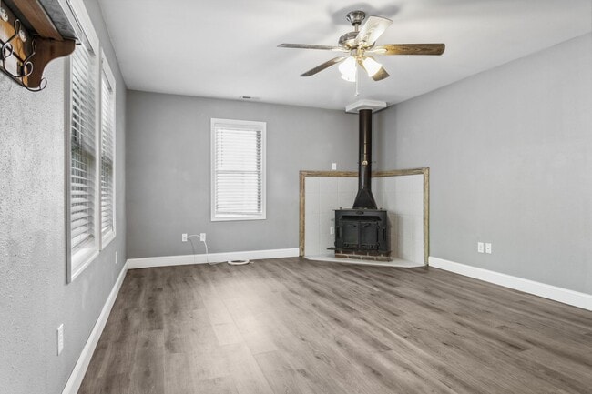 Photo - 409 Goosley Rd
