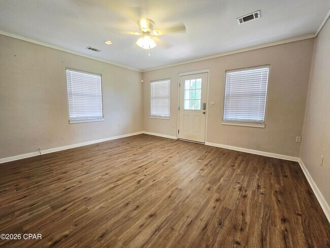 Photo - 341 Selma St