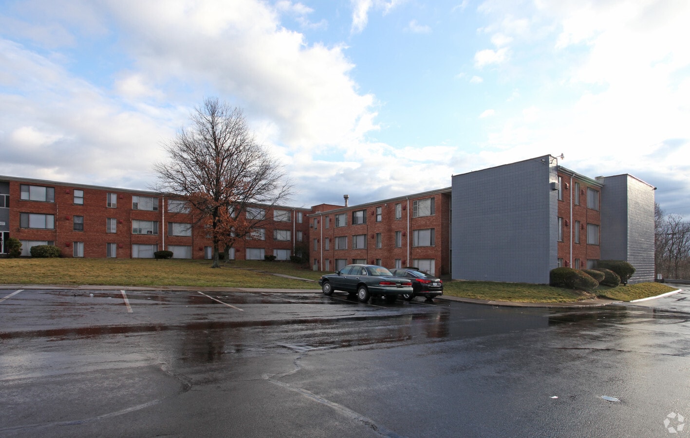 Photo - Shelton Gardens Apartments