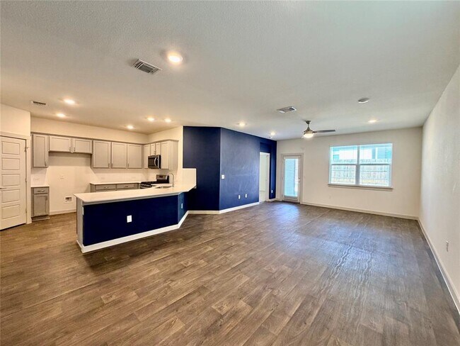 Photo - 3008 Louris Ln