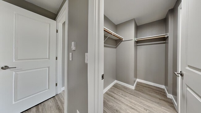 Photo - 1105 S Woodlawn St Unit 1