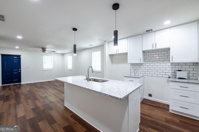 Photo - 452 Paines Ave NW