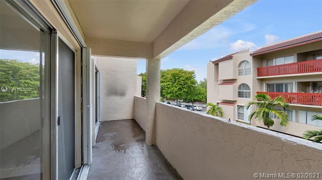 Photo - 10661 SW 108th Ave Unit 3H