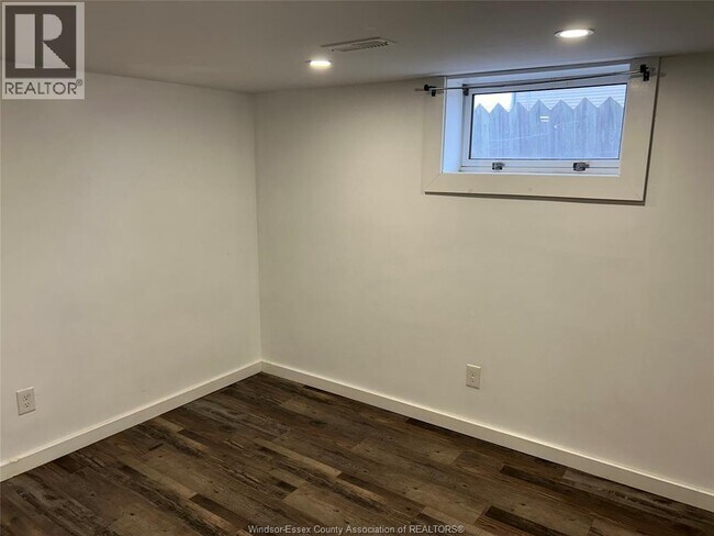 Photo - 1677 Betts Ave