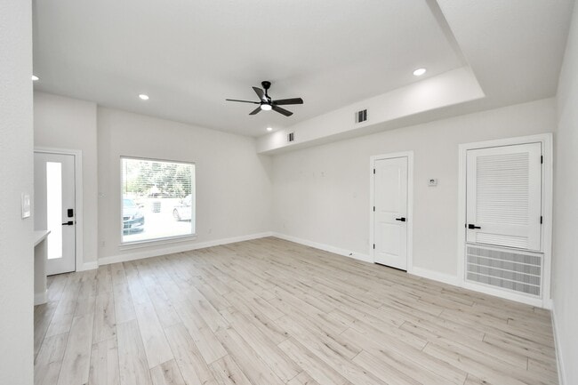Photo - 7815 Joy St