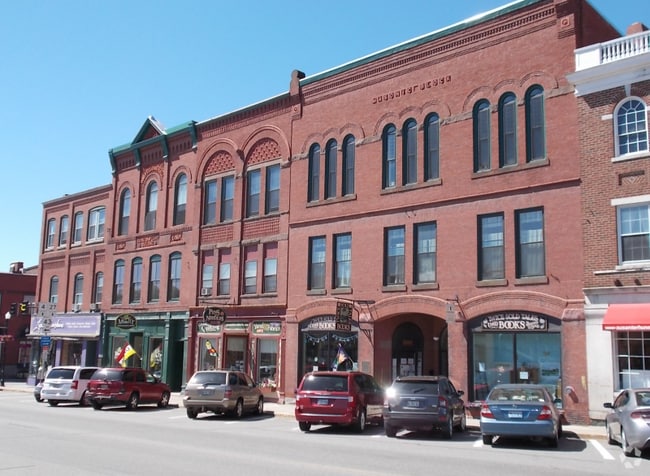 Building Photo - 163 Main St Rental