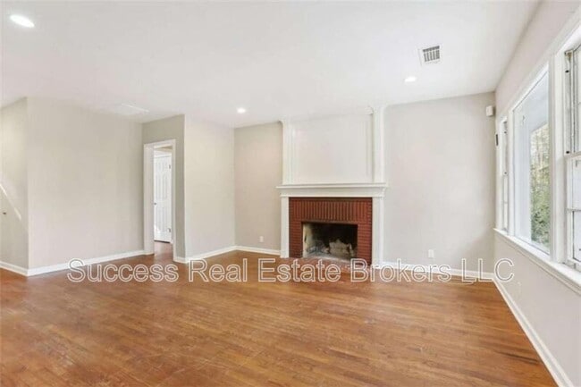 Photo - 1840 Camellia Dr