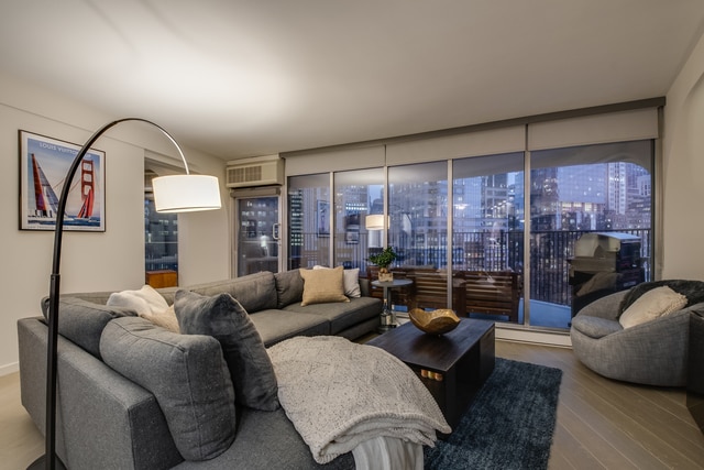 Photo - 300 N State St Unit 2512