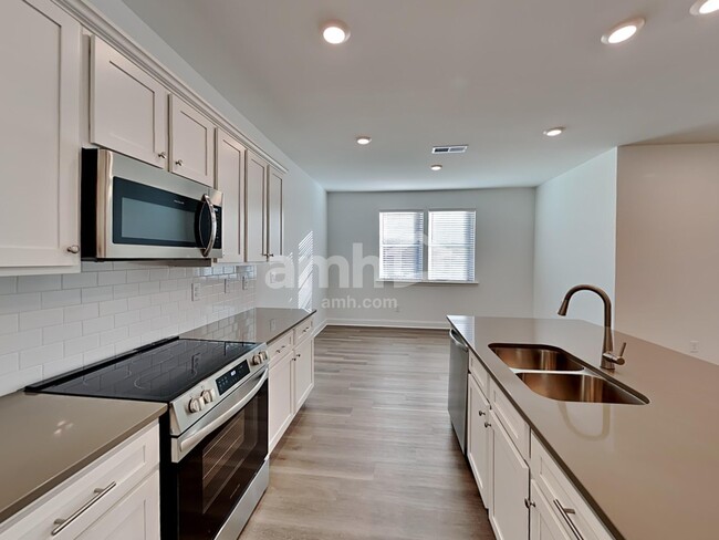 Photo - 1039 Highland Walk