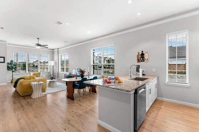 Phase II | Peninsula Kitchen and Breakfast Bar (Plan 4201) - Bluewater at Balmoral