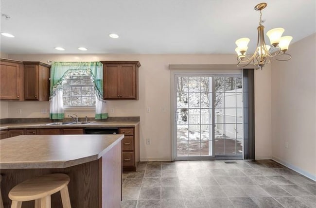 Photo - 225 Persimmon Lane