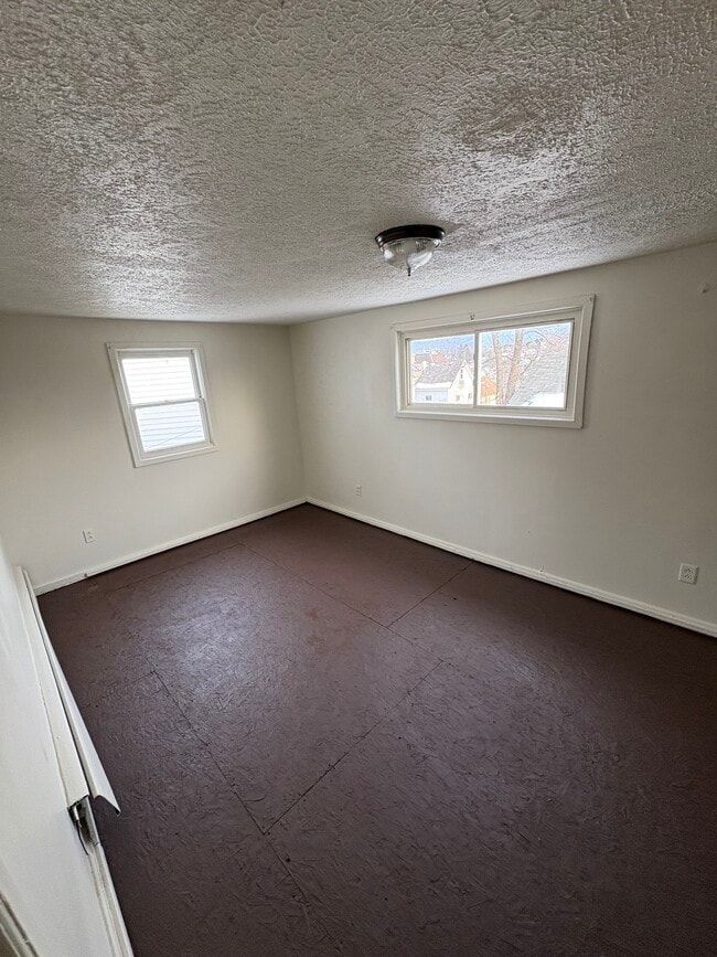 Photo - 31 Nutt Ave Unit B