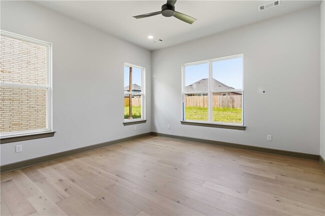 Photo - 1061 Whistler St