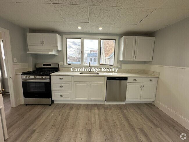 Building Photo - 44 Watts St Unit 2A Rental