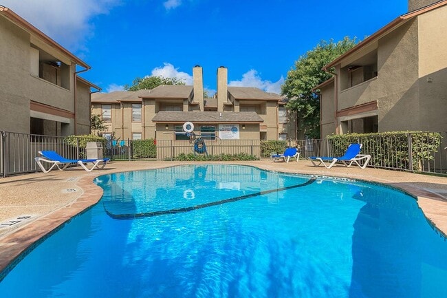 Building Photo - Austin Woods Apartments