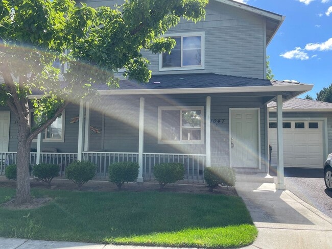 Photo - Two Bedroom 3 Bath Duplex-Townhouse in Southwest Medford