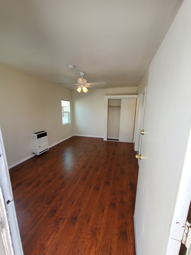 Bedroom / living room - 13108 S Vermont Ave Unit Apt 8