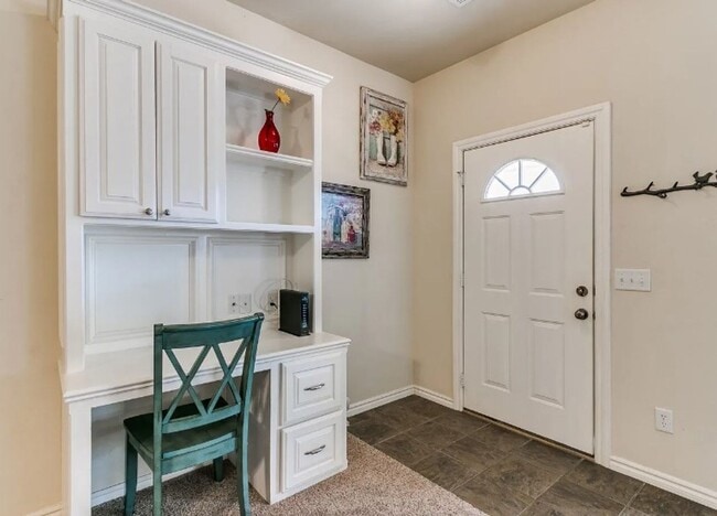 Photo - Adorable duplex + Edmond Schools + Lawncar...
