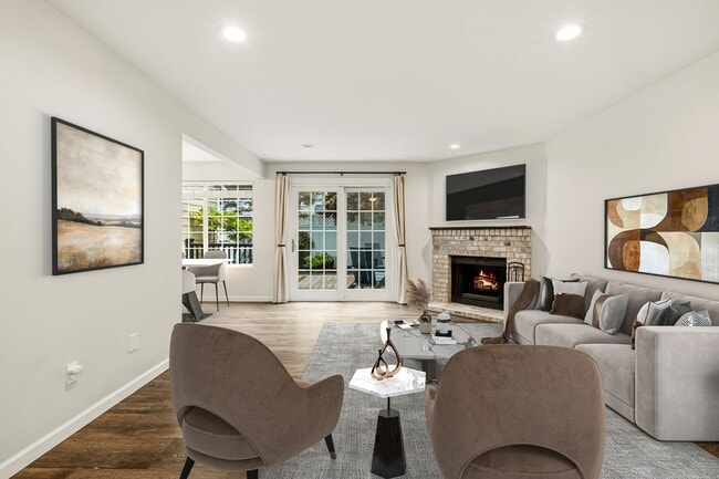 Photo - For Lease $2950/Month: Beautifully updated 2/Bdrm Townhome with large Bonus Room Unit B