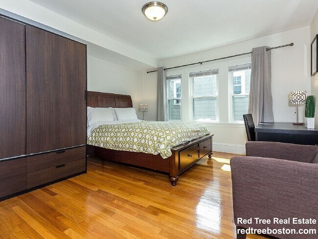 Photo - 33 Pershing Rd Unit 2