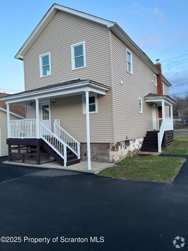 Building Photo - 402 N Valley Ave Rental