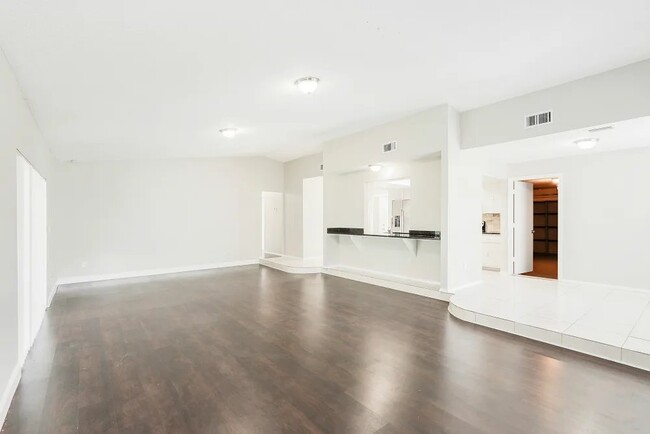 1303 Village Ct