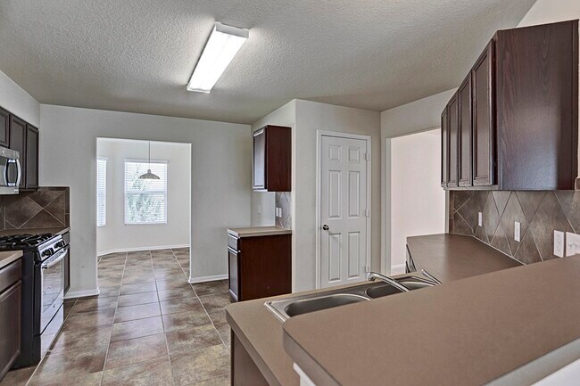Photo - 9960 Hyacinth Way