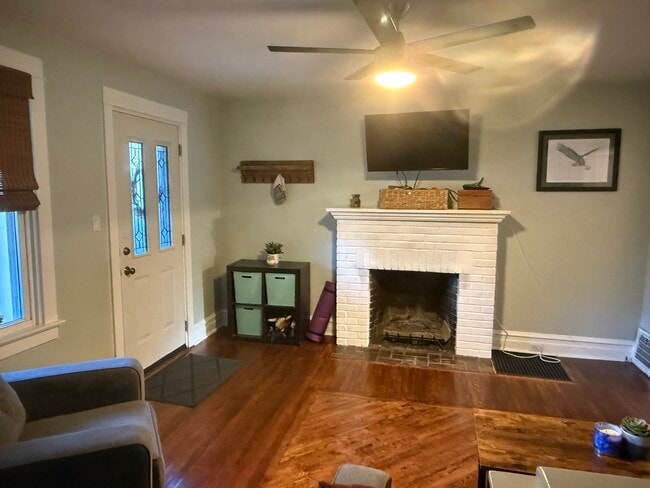 Living Room - 41 Spencer Ave