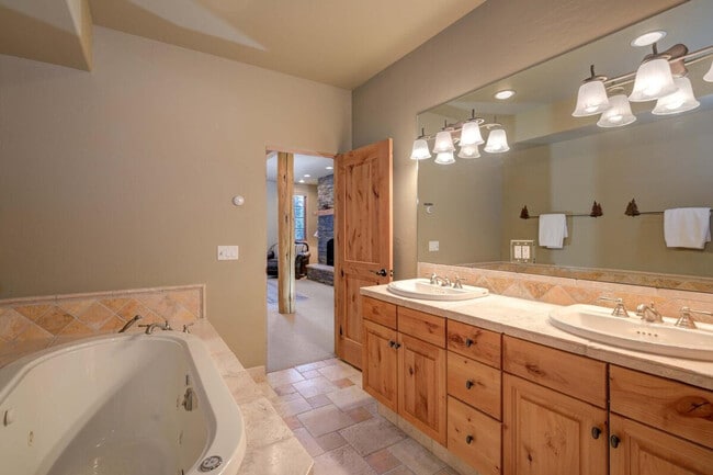 Photo - 12 Lower Mountain Home Road Unidad SI ID1255698P