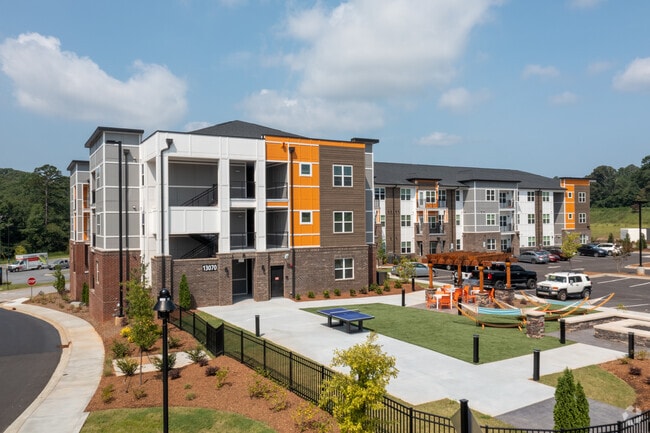 Signature Hartwell Village