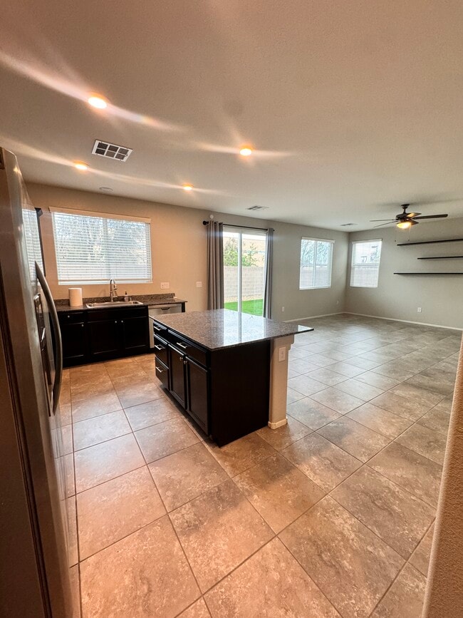 Photo - 4018 White Opal St