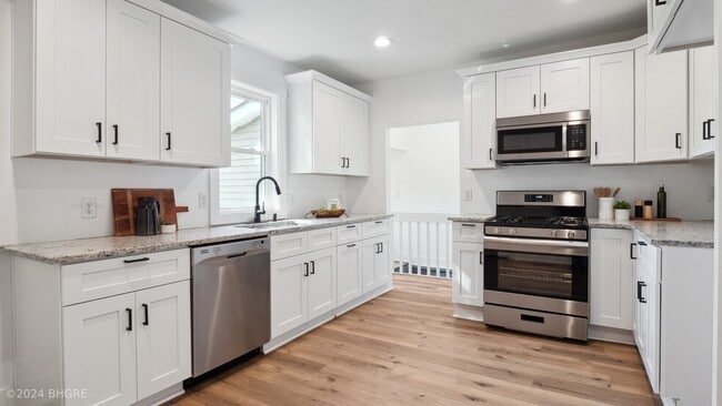 Photo - 407 W 1st Ave