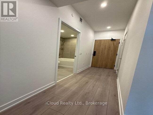 Photo - 1 Fairview Rd E Unit 517