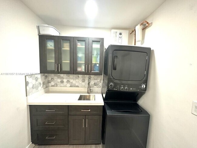 Photo - 2751 SW 4th Ct