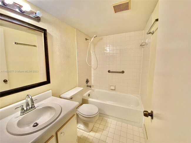 Photo - 13550 SW 6th Ct