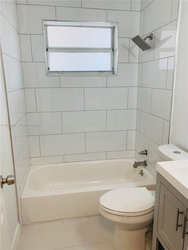 Photo - 1265 SW 6th St Unit 14