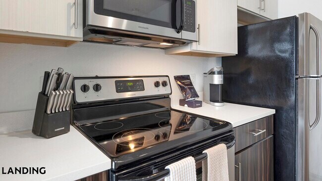 9301 Summit Centre Way Unit 1318