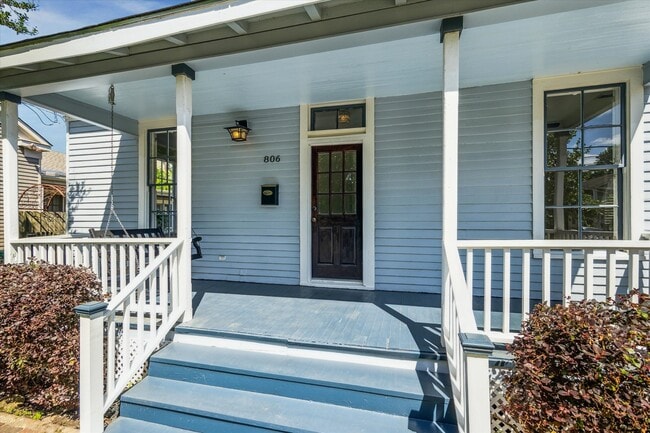 Photo - 806 Sabine St