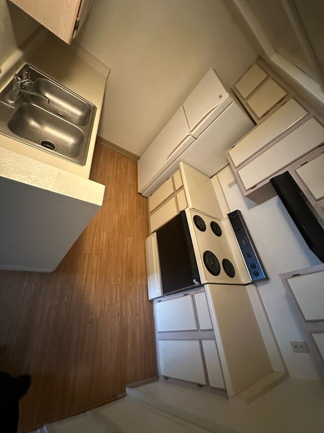 2nd Floor Condo in Gated Community - 2nd Floor Condo in Gated Community