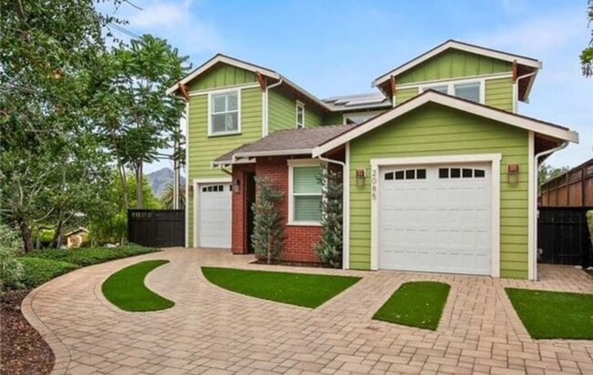 Photo - Charming 3 bed/2.5 Bath Home with Office