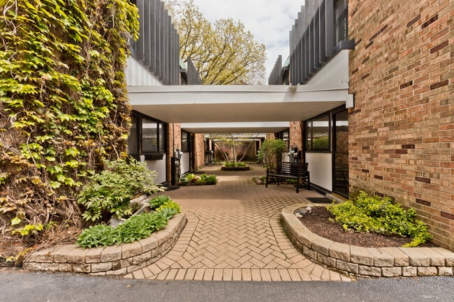 Photo - 588 W Hawthorne Pl Unidad 2