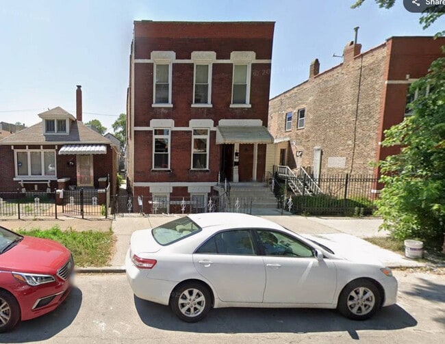 Building Photo - 2842 S Union Ave