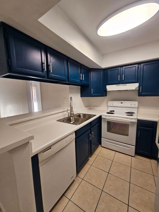 Photo - $500 Off First Month! 2 Bed 2 Bath Condo Near Dobson & University with In-Unit W/D
