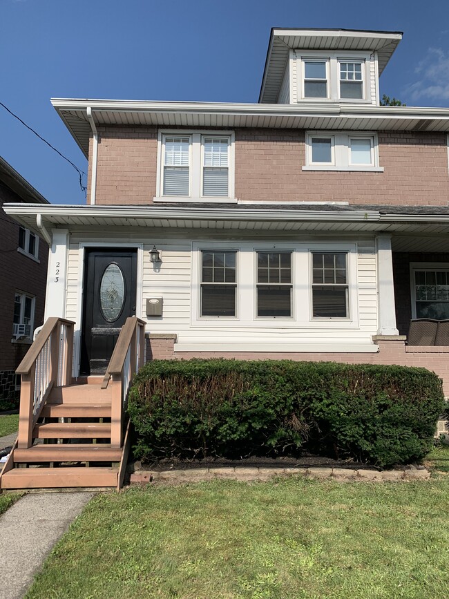 Photo - 223 N Hellertown Ave Casa